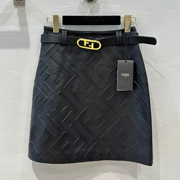 I definitely want it! Fendi Black Crackle Leather Skirt Replica fea50085