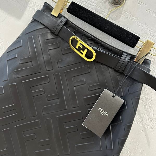 I definitely want it! Fendi Black Crackle Leather Skirt Replica fea50085