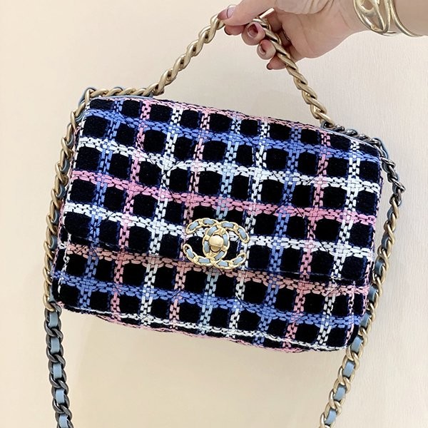 Limited edition Chanel shoulder bag replica shf47676 Limited edition Chanel shoulder bag replica shf47676