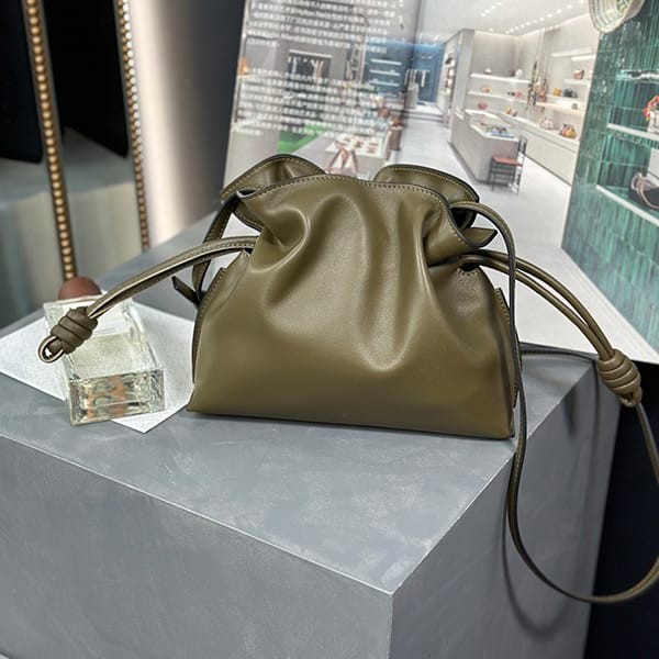 No. 1 in total sales! Loewe Replica Flamenco Clutch Mini Napa Calfskin Bag loc63180 No. 1 in total sales! Loewe Replica Flamenco Clutch Mini Napa Calfskin Bag loc63180