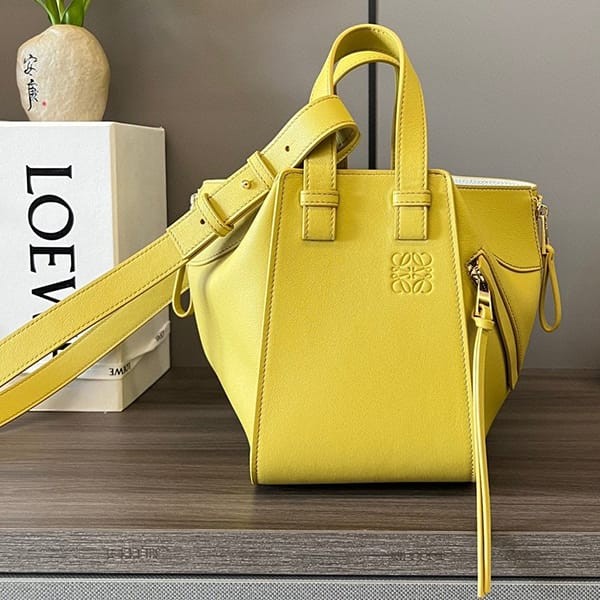 Cheap Loewe Hammock Replica Drawstring Shoulder Bag with Tracking loa98744 Cheap Loewe Hammock Replica Drawstring Shoulder Bag with Tracking loa98744