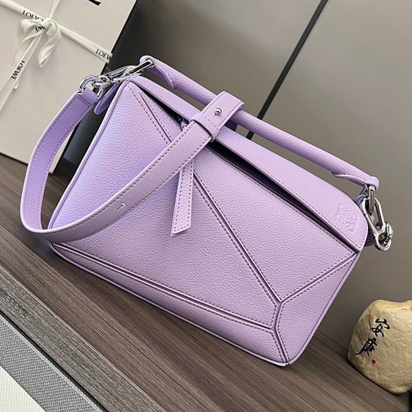 Recommended Loewe Satin Calf Puzzle Edge Shoulder Bag Replica Small lom10422 Recommended Loewe Satin Calf Puzzle Edge Shoulder Bag Replica Small lom10422