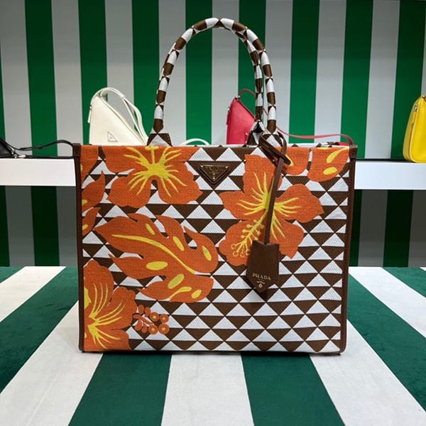 Classic Prada Cool Symbol Large Handbag Replica Tote puc56331