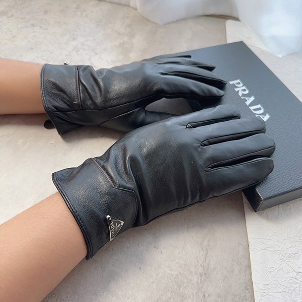 Prada Triangle Logo Leather Gloves Replica pud26182