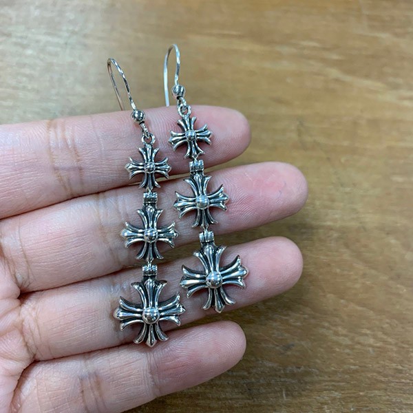 CHROME HEARTS 3 CH PLUS DROP EARRINGS REPLICA KUS44359