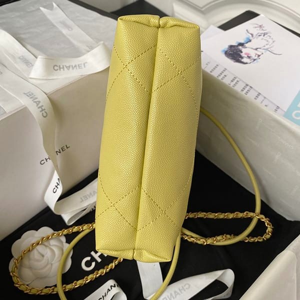 I definitely want it! Chanel replica 22 mini handbag shoulder bag shs07029