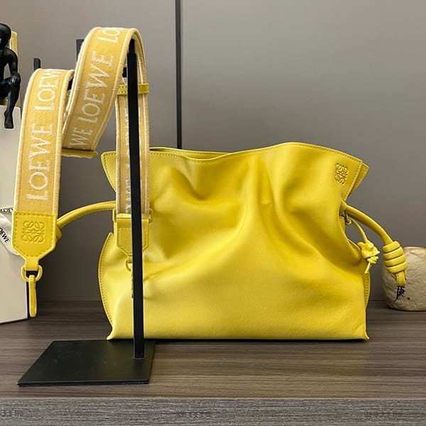 The rapidly growing popularity of Loewe nappa calfskin flamenco clutch shoulder bag replica lom83597