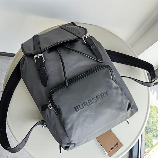 Super cheap price! Burberry nylon backpack AVIATOR backpack fake 80618041