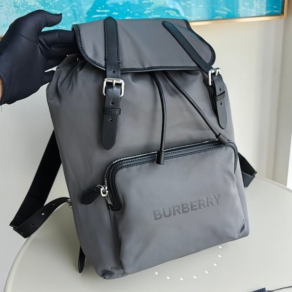 Super cheap price! Burberry nylon backpack AVIATOR backpack fake 80618041