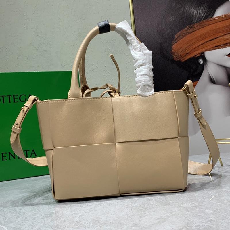 The Battle for Bottega Imitation The Arco Tote 2way Khaki bof92790