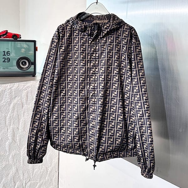 Stylish Burberry zip-up reversible jacket replica Bao19714