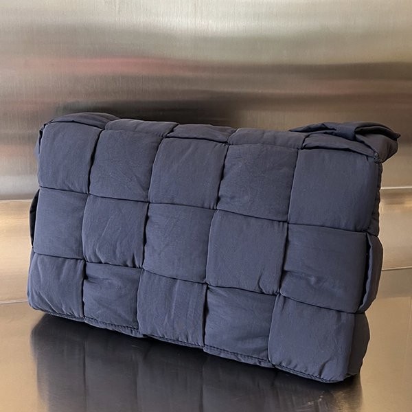 Bottega Veneta The Padded Tech Cassette Shoulder Bag boe54532, popular worldwide