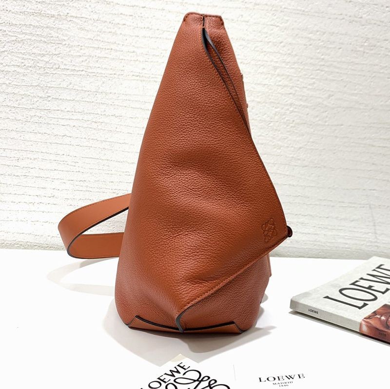 Very popular all over the world? Loewe shoulder bag replica Anton Sling Anton Sling calfskin B511A09X06