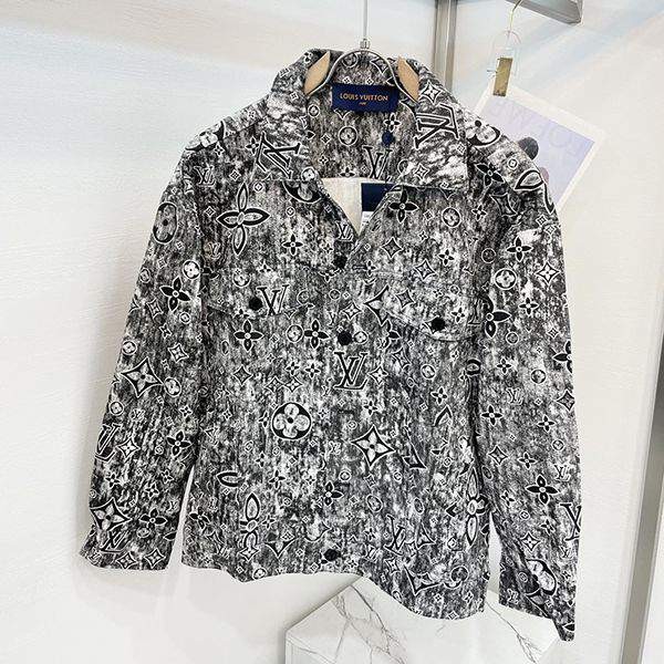 Comfortable Louis Vuitton denim jacket replica vud25204 Comfortable Louis Vuitton denim jacket replica vud25204