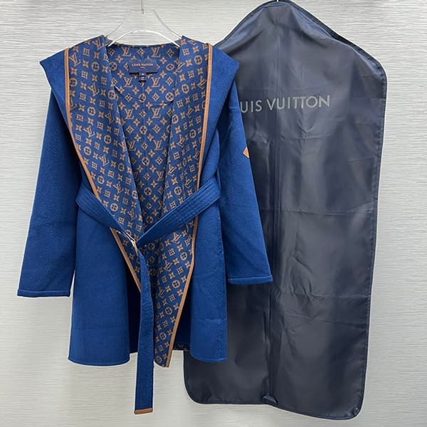 Eye-catching color Louis Vuitton hooded wrap coat copy vuq44548 Eye-catching color Louis Vuitton hooded wrap coat copy vuq44548