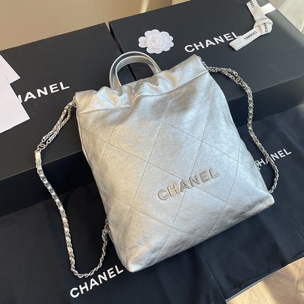 Very popular all over the world! Chanel CC logo backpack replica shm42005