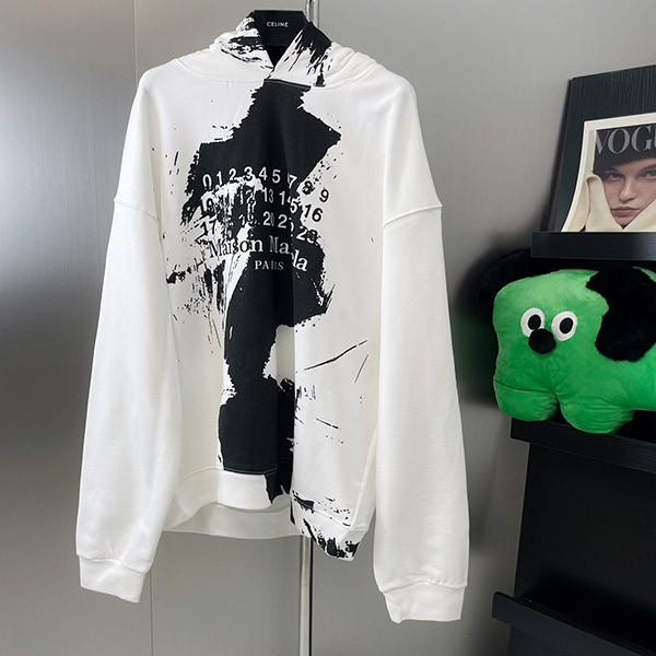 Maison Margiela Replica Logo Painted Hoodie Maw93712 Maison Margiela Replica Logo Painted Hoodie Maw93712
