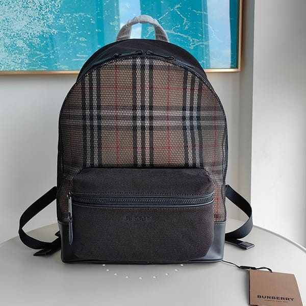 Burberry Check Logo Embossed Backpack, loved by many celebrities, fake 8066097