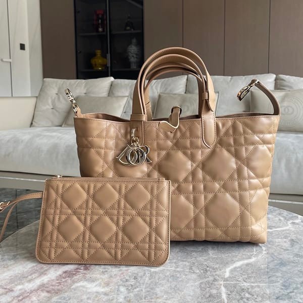 [Very easy to use] Dior Toujours Tote Medium Bag Replica M2821OSHJM53U