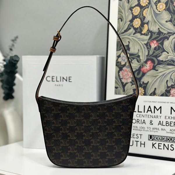 ★Popular in Japan! Celine Triomphe replica canvas clock bag 112272CUZ04LU ★Popular in Japan! Celine Triomphe replica canvas clock bag 112272CUZ04LU