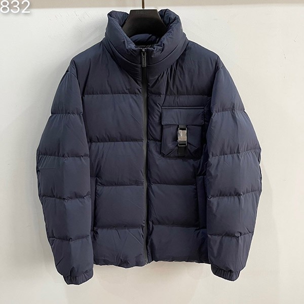 Popular Prada Re Nylon Down Jacket Replica Logo Plain pux40800 Popular Prada Re Nylon Down Jacket Replica Logo Plain pux40800