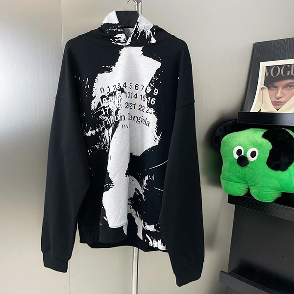 Maison Margiela logo painted hoodie replica Mam38250 Maison Margiela logo painted hoodie replica Mam38250