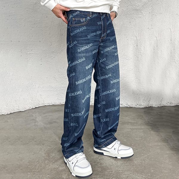 Easy to use Balenciaga copy logo script wide jeans bau14493