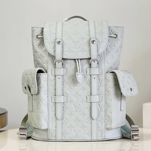 Louis Vuitton Christopher PM Backpack M23146, loved by many celebrities, is a fake Louis Vuitton Christopher PM Backpack M23146, loved by many celebrities, is a fake