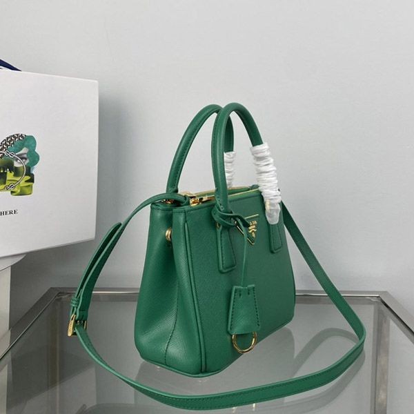 Prada Galleria Saffiano Leather Bag Replica puq31800