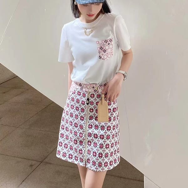 Recommended Louis Vuitton Monogram Pocket T-shirt Replica Top and Bottom Set vuc56005