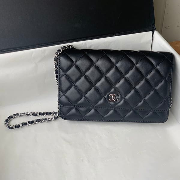 Love at first sight? Chanel replica caviar skin shoulder bag AP0250C3906 Love at first sight? Chanel replica caviar skin shoulder bag AP0250C3906