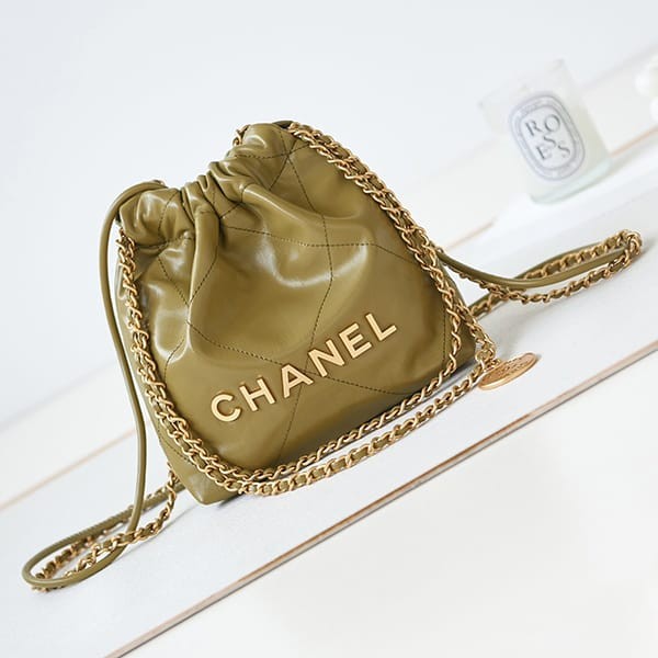 Best Price Chanel Replica 22 Mini Handbag shd27027 Best Price Chanel Replica 22 Mini Handbag shd27027