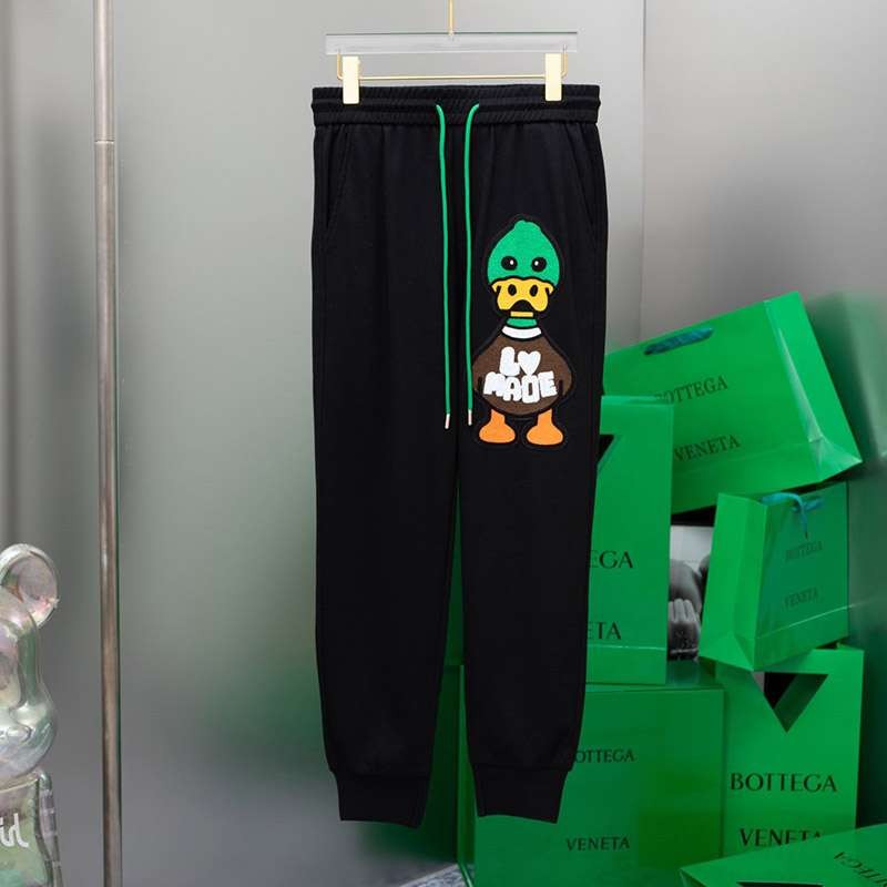 Louis Vuitton's popular nigo athletic pants parody in two colors vuz51790