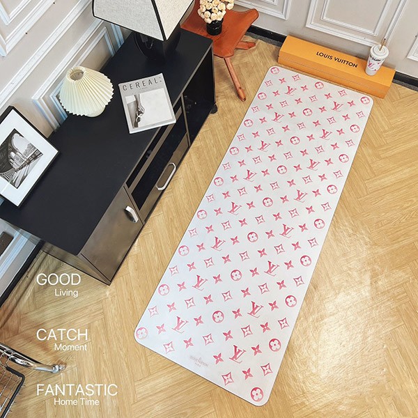 Sure to sell out Louis Vuitton Replica Tanned Leather Exercise Mat with Holder ★ Popular vuo92654