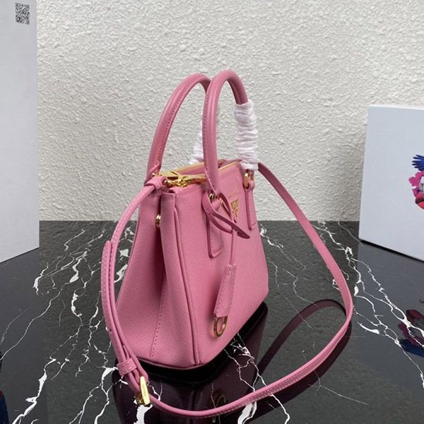 Prada Galleria Saffiano Leather Bag Replica PUV55451