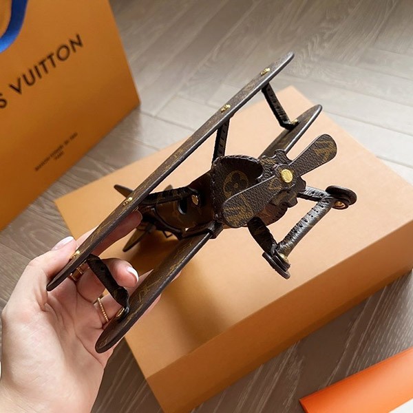 Louis Vuitton Monogram Airplane Replica Ornament vuy69153