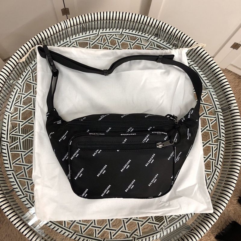 Love at first sight? Replica Balenciaga body bag/one shoulder/all-over Explorer belt bag bai87568