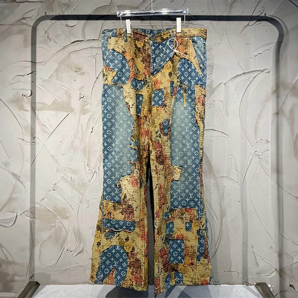 The rapidly growing popularity of Louis Vuitton Destroyed Bell Bottom Fake Denim Pants 1AAGQR