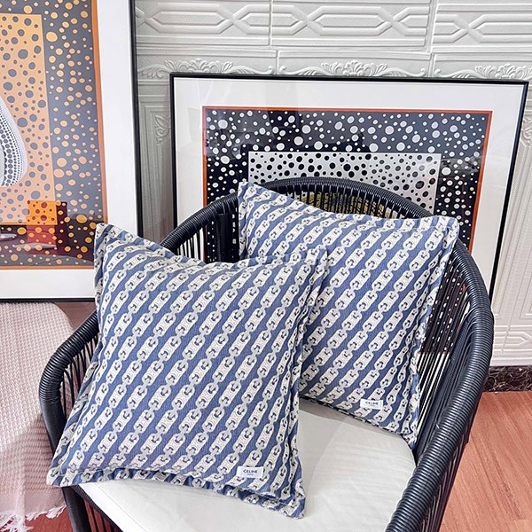 Attention ★ Celine Cushion Replica Cef50961