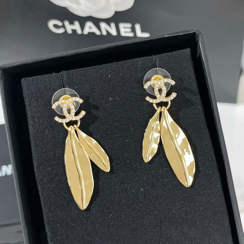 21-22AW Chanel Earrings Replica Gold Metal Heart shy88555 21-22AW Chanel Earrings Replica Gold Metal Heart shy88555
