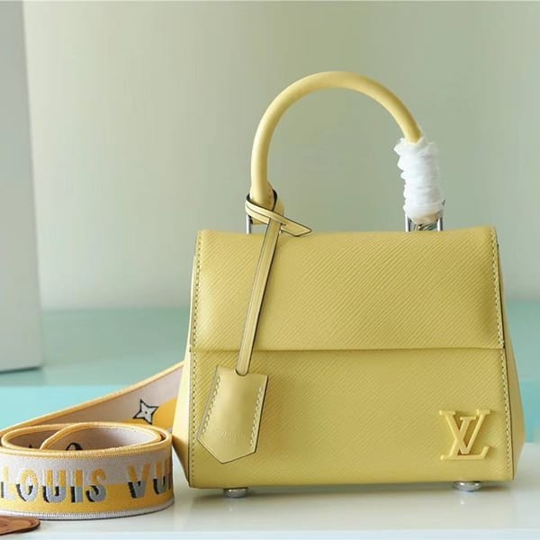 Cute Louis Vuitton Cluny Mini Bag Epi Replica M22616 Cute Louis Vuitton Cluny Mini Bag Epi Replica M22616