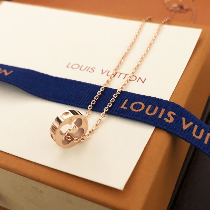 Sure to sell out Louis Vuitton Pendant Empreinte Replica Necklace Pendant Q93230 Sure to sell out Louis Vuitton Pendant Empreinte Replica Necklace Pendant Q93230