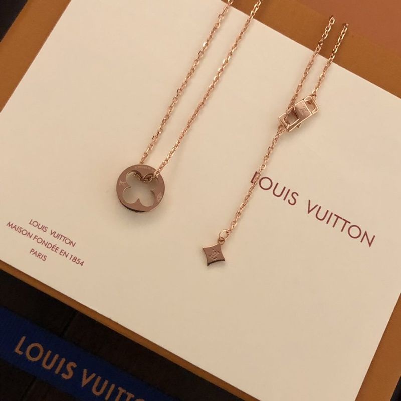 Sure to sell out Louis Vuitton Pendant Empreinte Replica Necklace Pendant Q93230