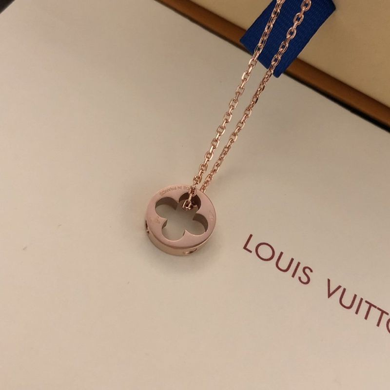 Sure to sell out Louis Vuitton Pendant Empreinte Replica Necklace Pendant Q93230