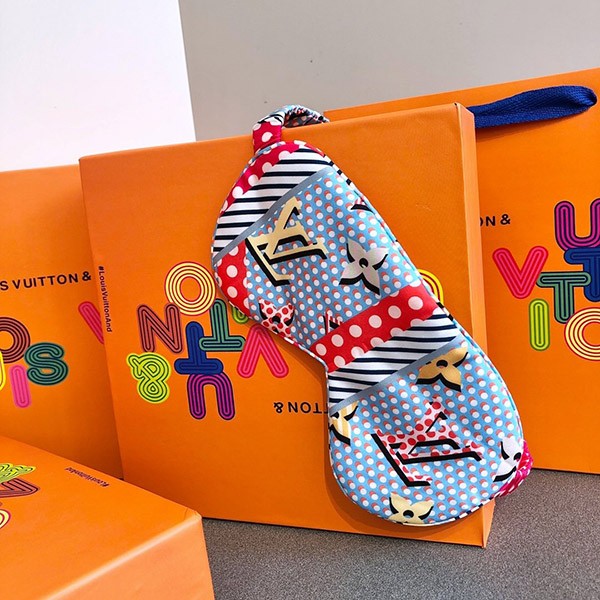 Louis Vuitton Replica Eye Mask with Case Gift GI0687 Louis Vuitton Replica Eye Mask with Case Gift GI0687