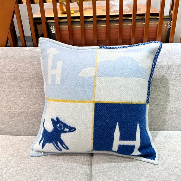 Hermes Cushion Replica Avalon Epope H103511M1 Hermes Cushion Replica Avalon Epope H103511M1