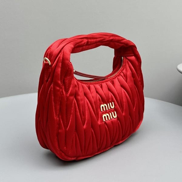 Attention ★ Miu Miu Replica Miu Wonder Hobo Bag myq86220