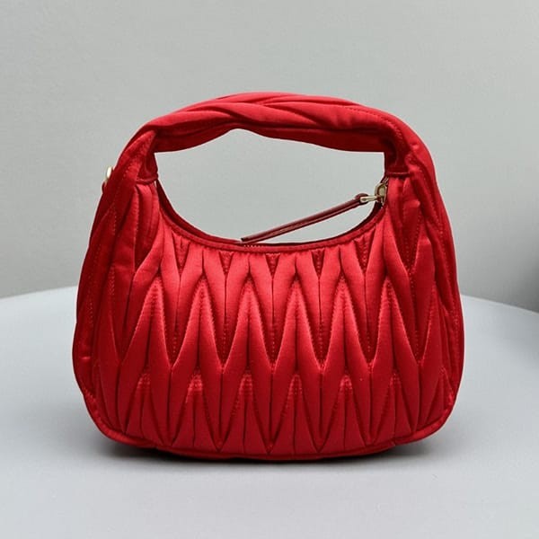 Attention ★ Miu Miu Replica Miu Wonder Hobo Bag myq86220