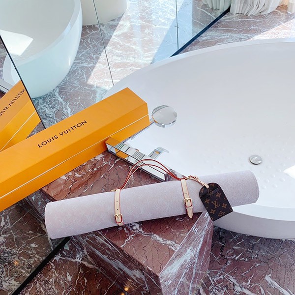 Louis Vuitton exercise mat replica vuo28858