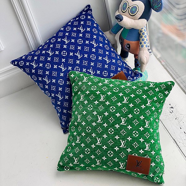 Louis Vuitton Cushion Replica Suit vuj26261